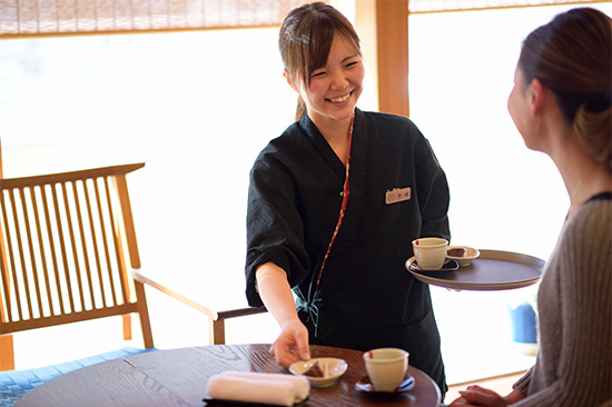 チェックインはウェルカムドリンクで一息
