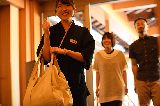 「いらっしゃいませ、こんにちは。」ホッと心地のいい空間へ